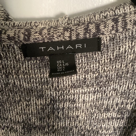 Gray and White Size large tahari hooded cardigan with pockets - Picture 3 of 4